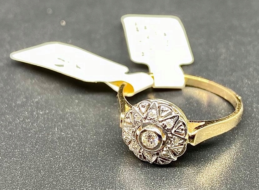Prsteň s diamantmi wz 715