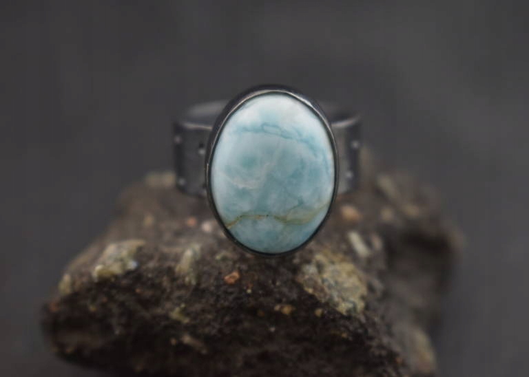 Strieborný leštený prsteň larimar
