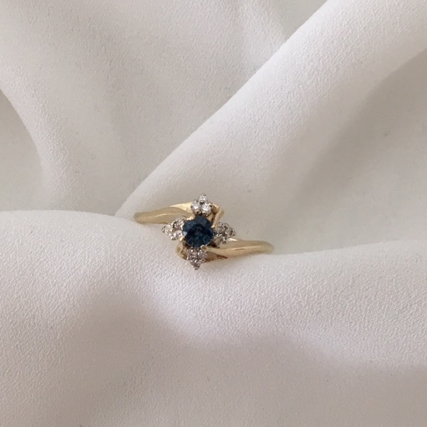 Prsteň zo žltého zlata s diamantmi 0,12 ct