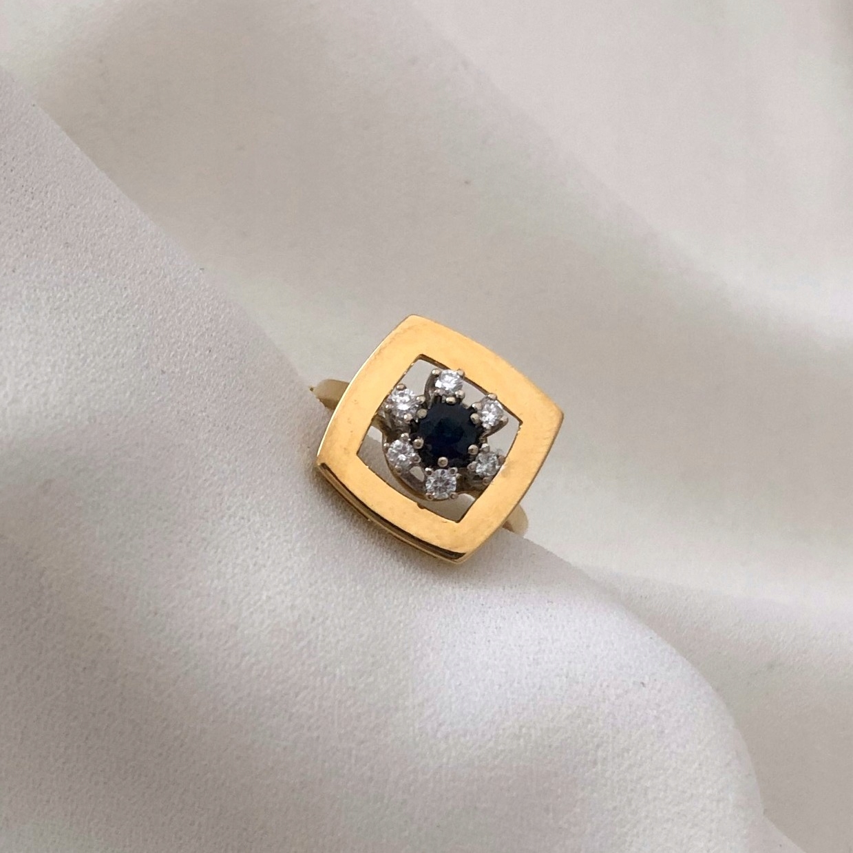 Prsteň zo žltého zlata s 0,24 ct diamantmi