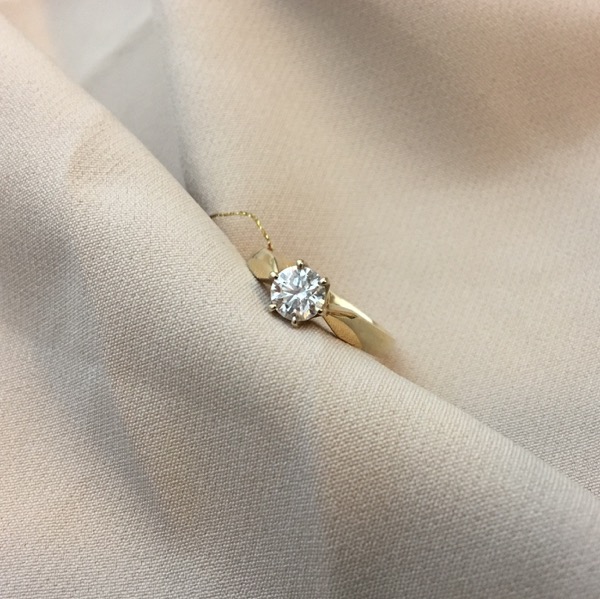 Prsteň zo žltého zlata s diamantom 0,89 ct