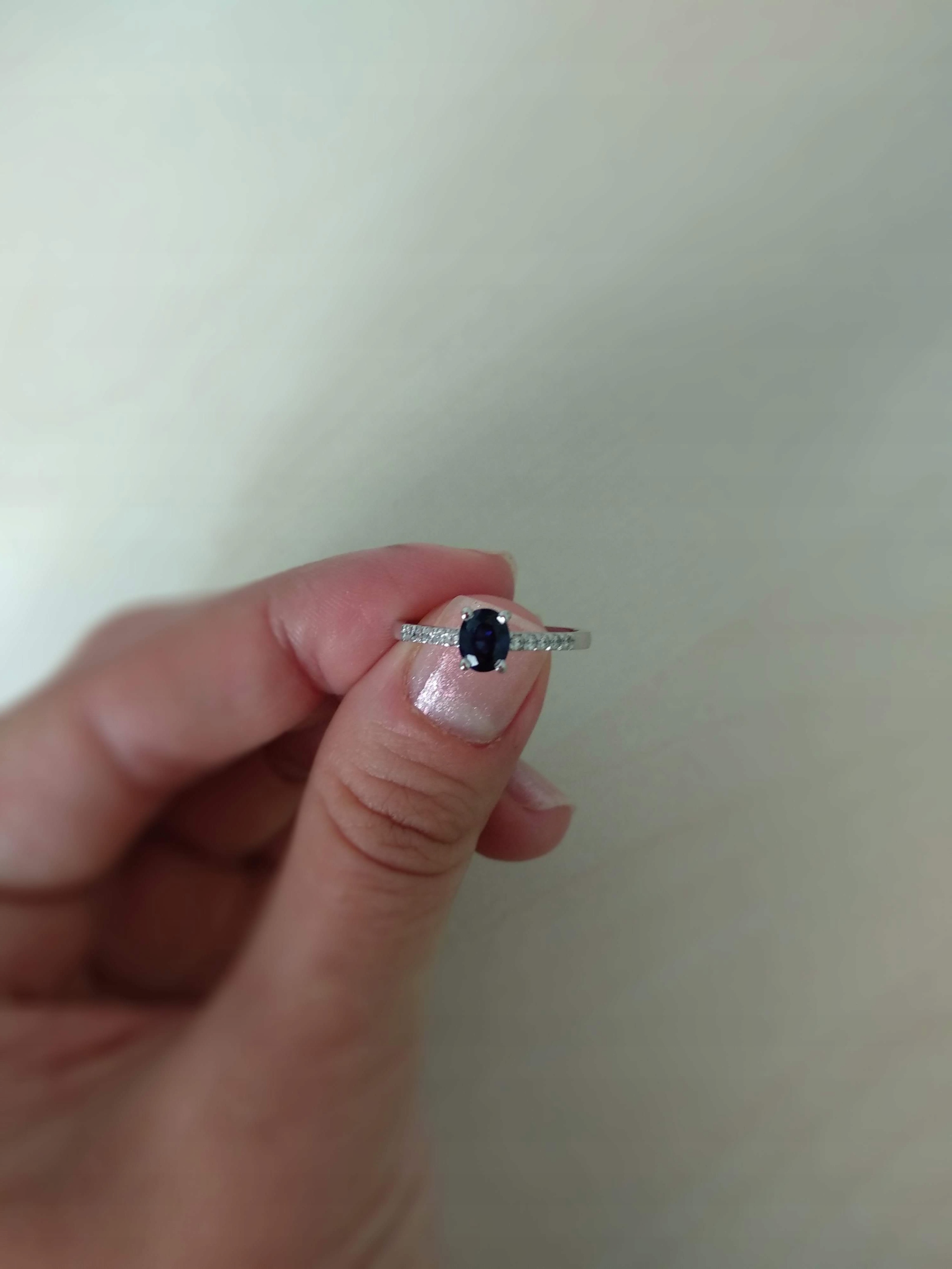 Zásnubný prsteň so zafírom