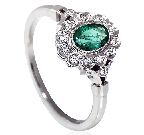 Prsteň so smaragdom a diamantmi Markíza