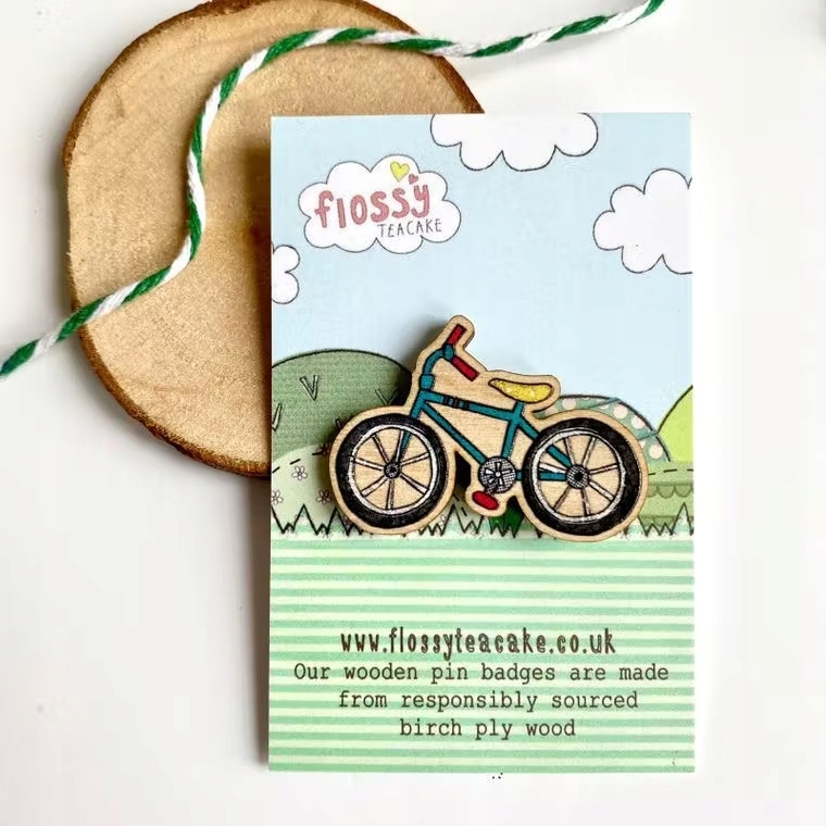 PIN, FLASSY TEACAKE BROOCH Preglejka