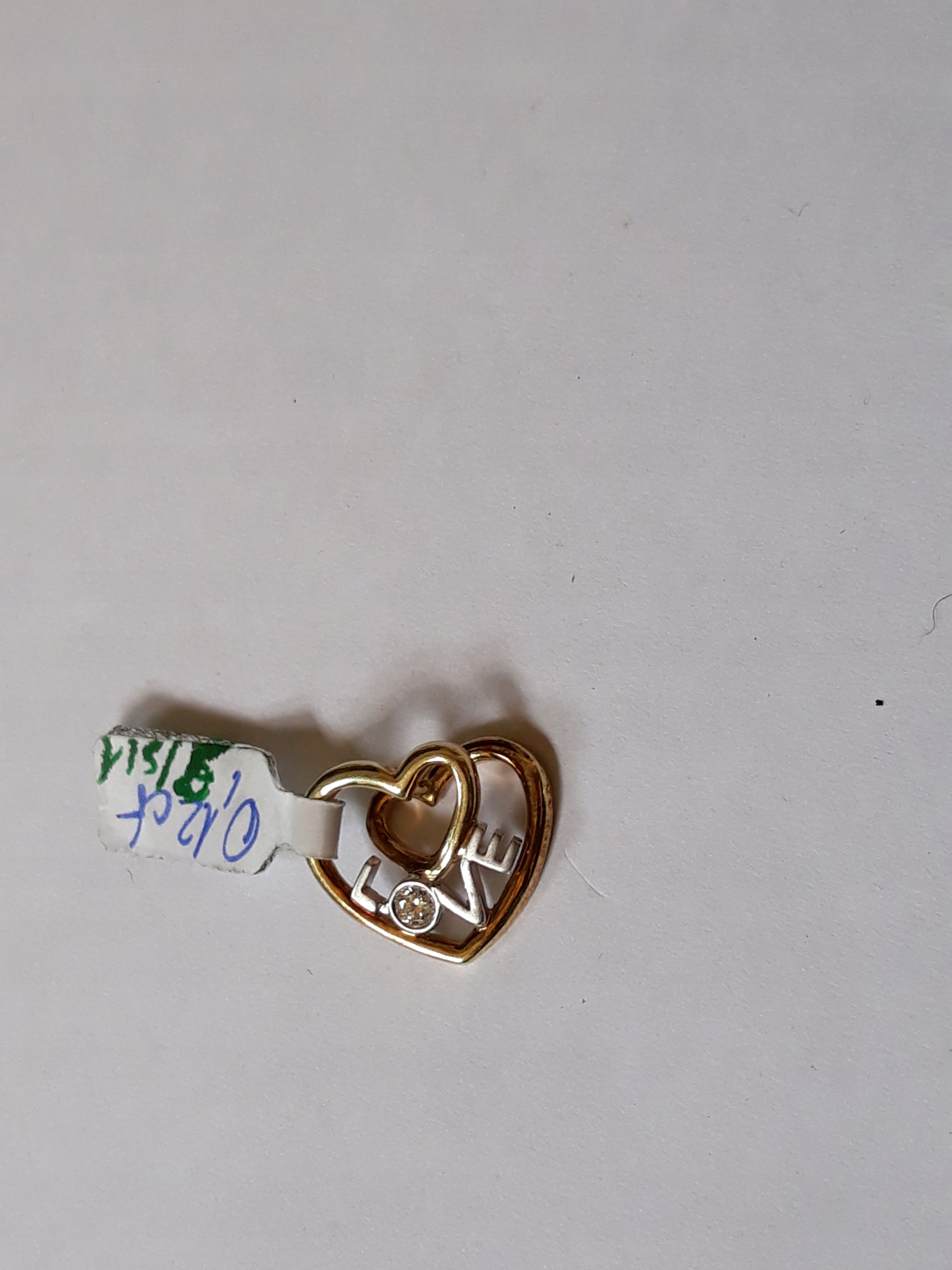 Prívesok s nápisom LOVE s diamantom 0,12ct