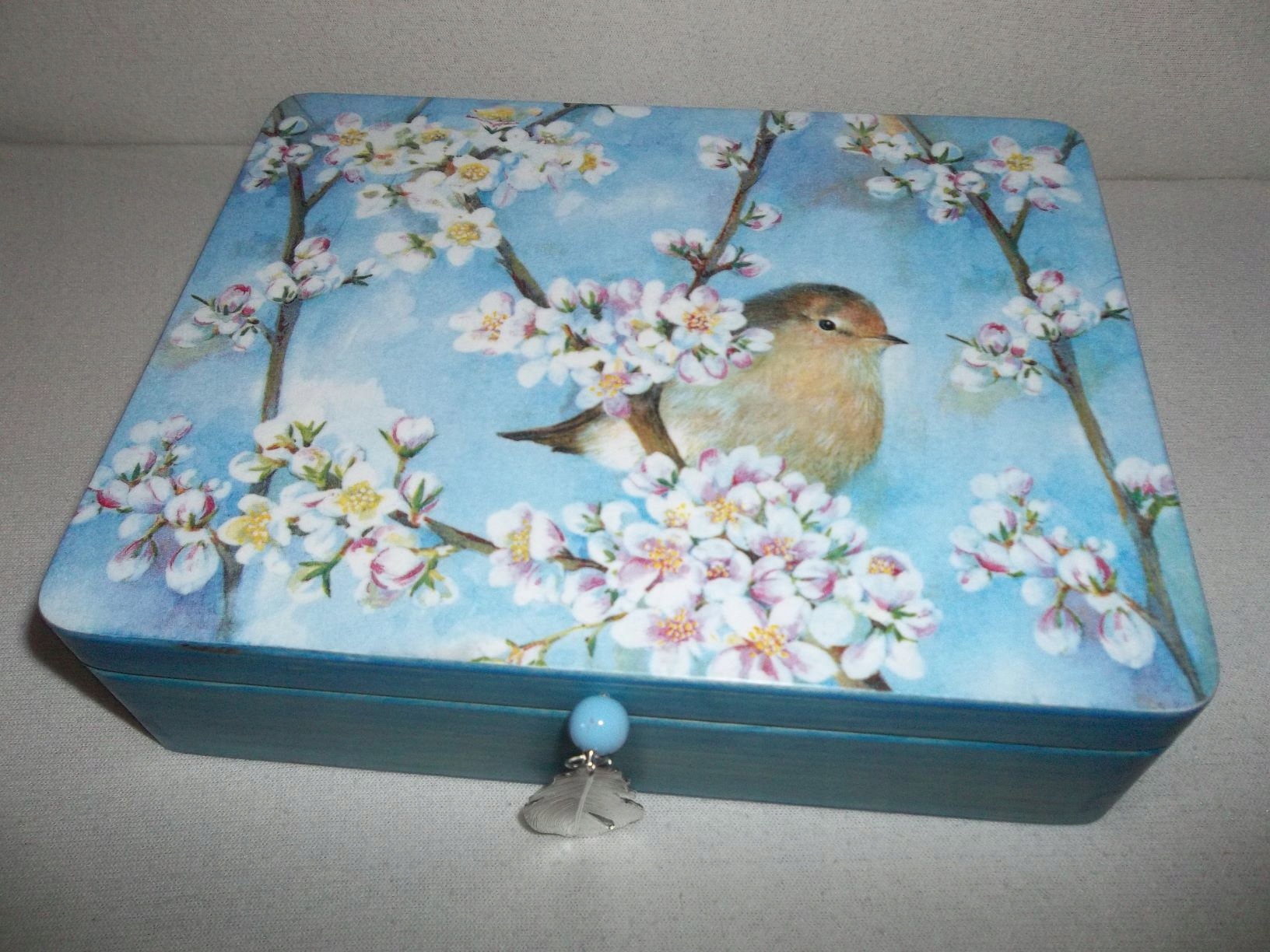 Krabica. Decoupage Ručne vyrábané vtáky