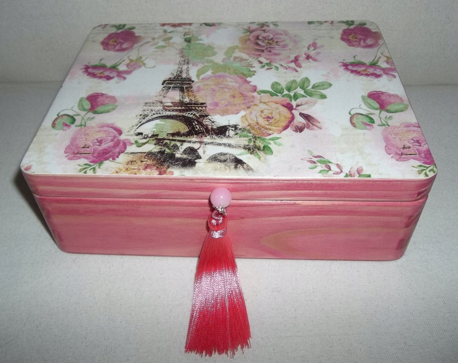 Rakevná skrinka na decoupage Eiffelova veža a ruže