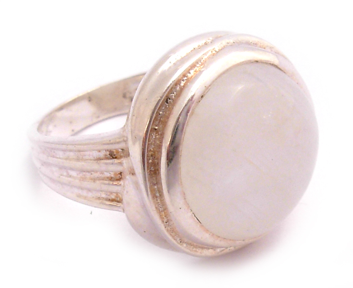 R.19 Moonstone Ring - p786