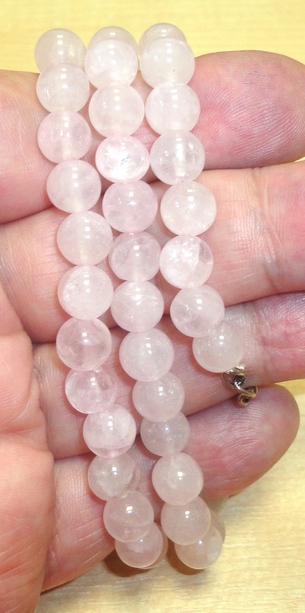 Prírodný náhrdelník z ružového kremeňa 260.60ct