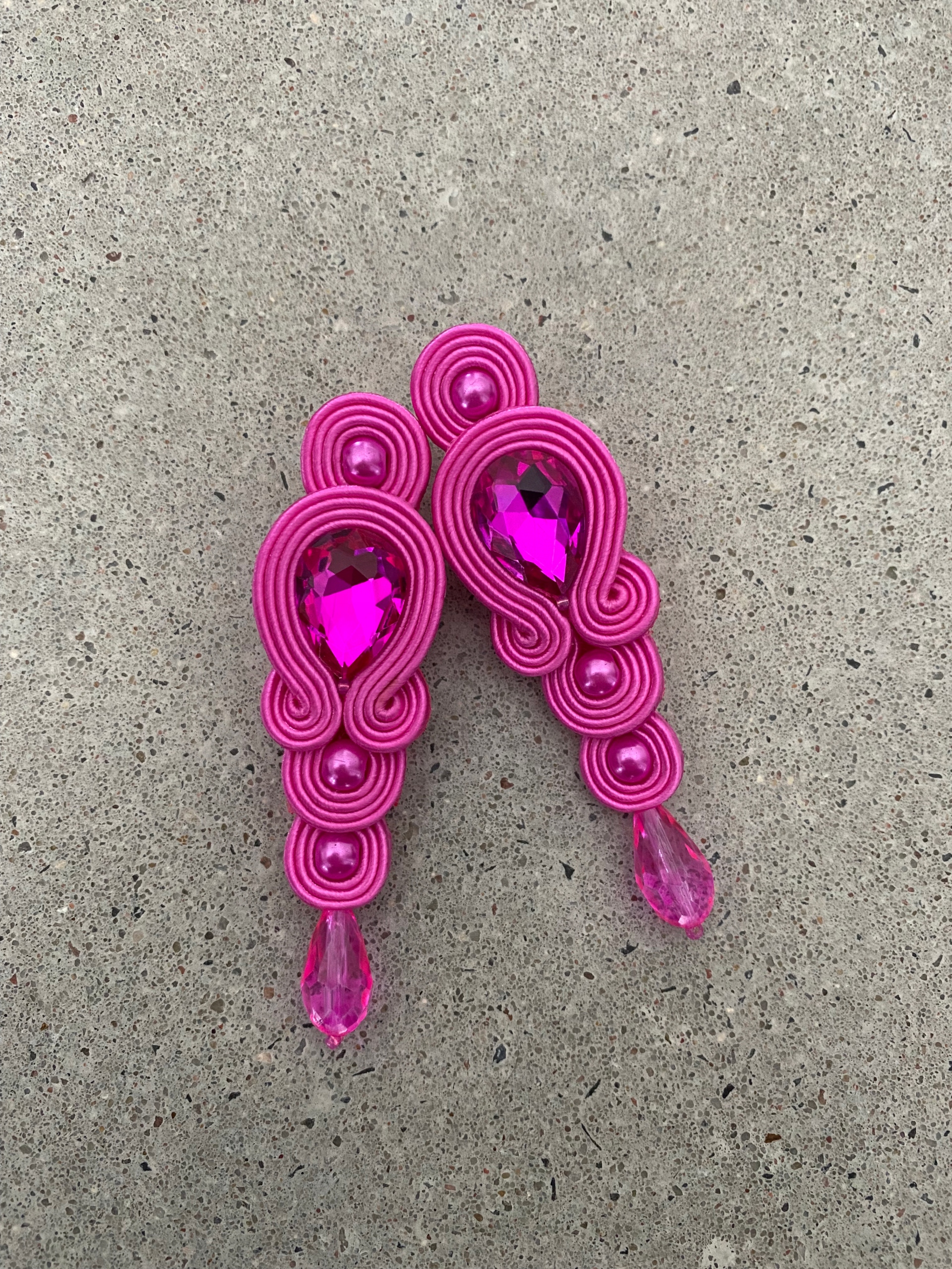 Ružové dlhé fuchsia náušnice darček Southache