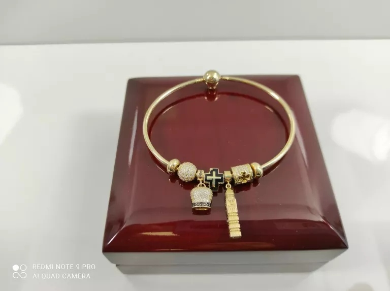 Krásny nový zlatý náramok 585 13,42G Charms