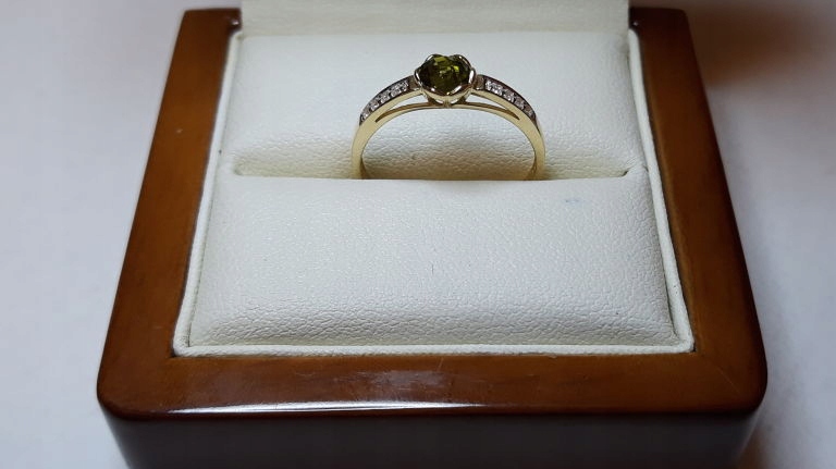 LOVELY GOLD RING P585 R17 1,72G