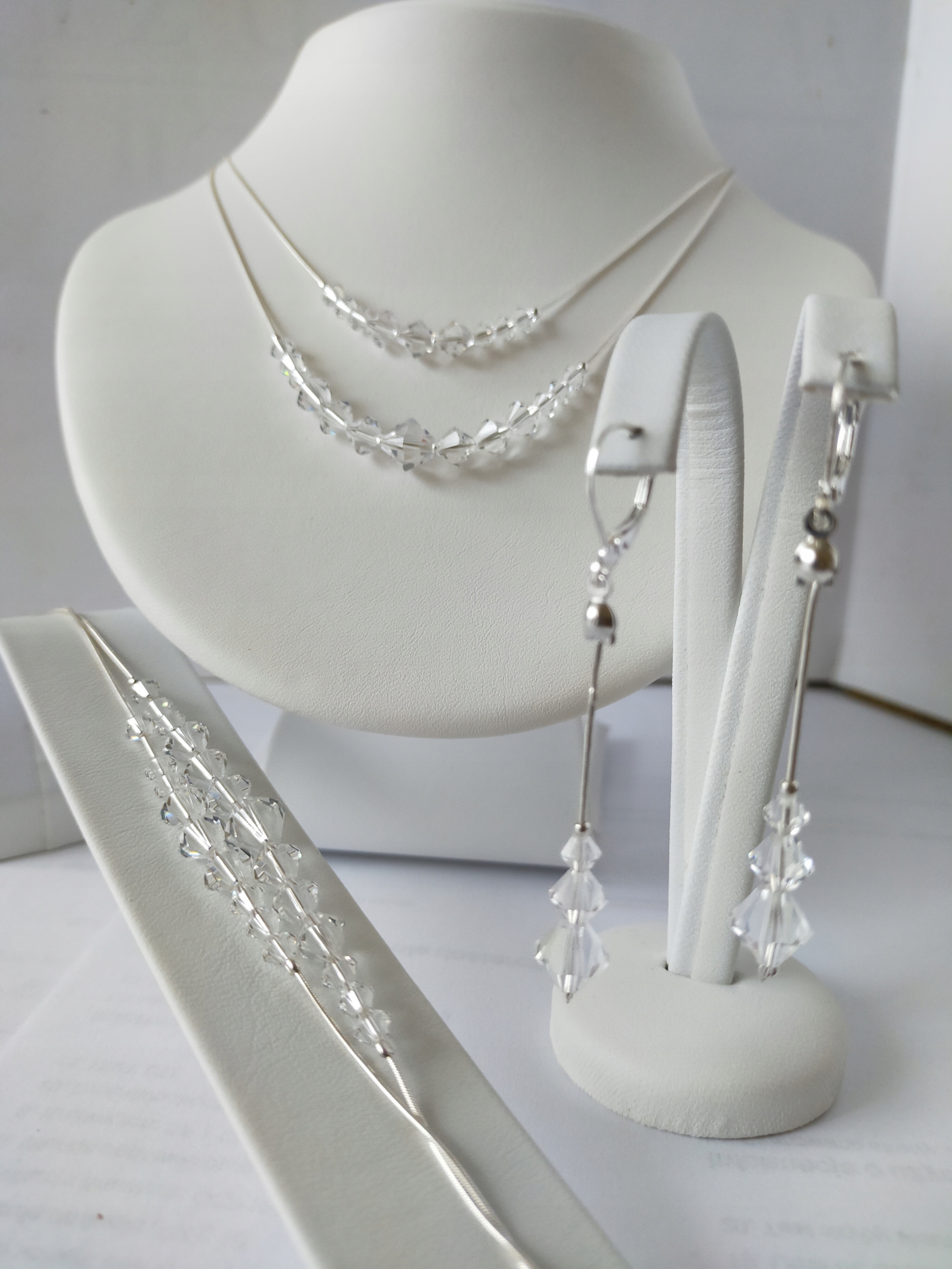STRIEBORNÁ SADA KRÍŠTÁLOV SWAROVSKI