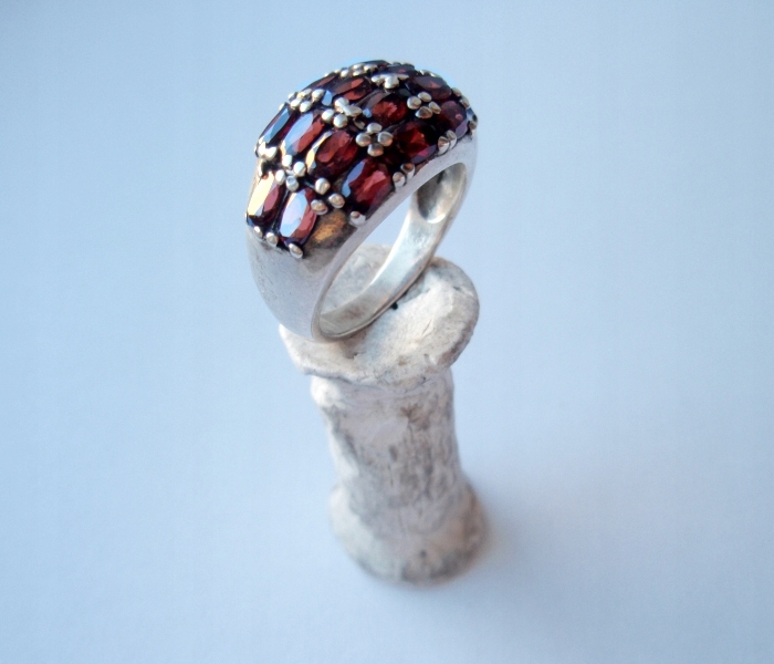 SILVER RING R-17,5 granáty