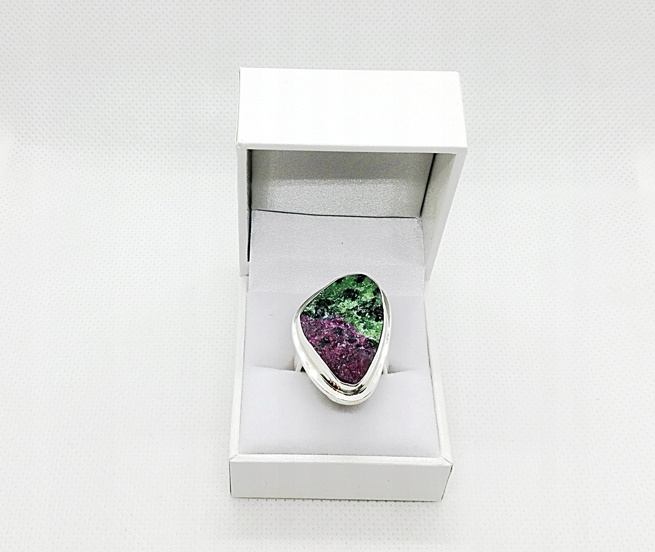 STRIEBORNÝ RUBY KRÚŽOK S PR ojazdeným 925 R17