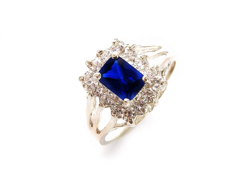 ŠTÝLOVÝ STRIEBORNÝ PRSTEŇ S NOVÝM SAPPHIRE