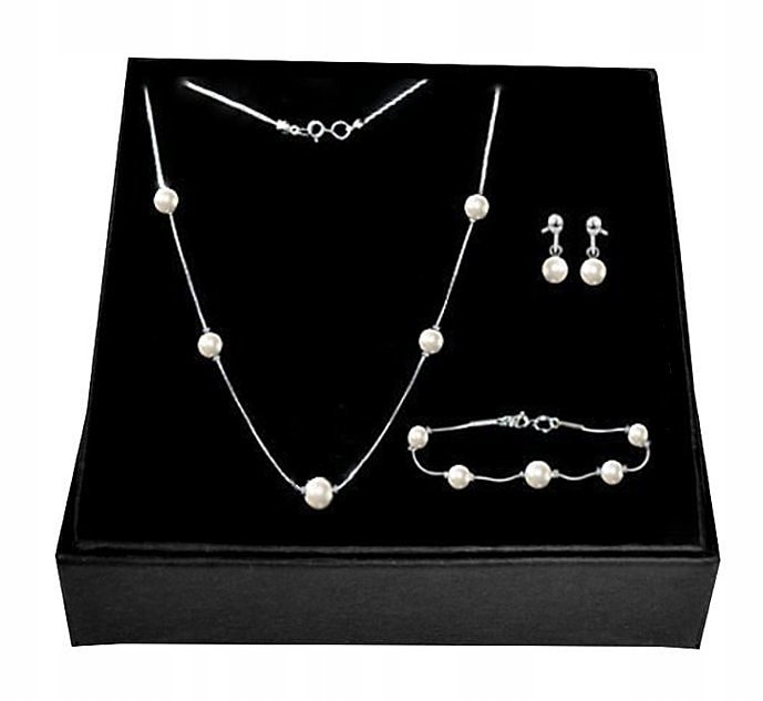 Pearly a kryštály Swarovski sú nastavené na bezplatnú krabicu