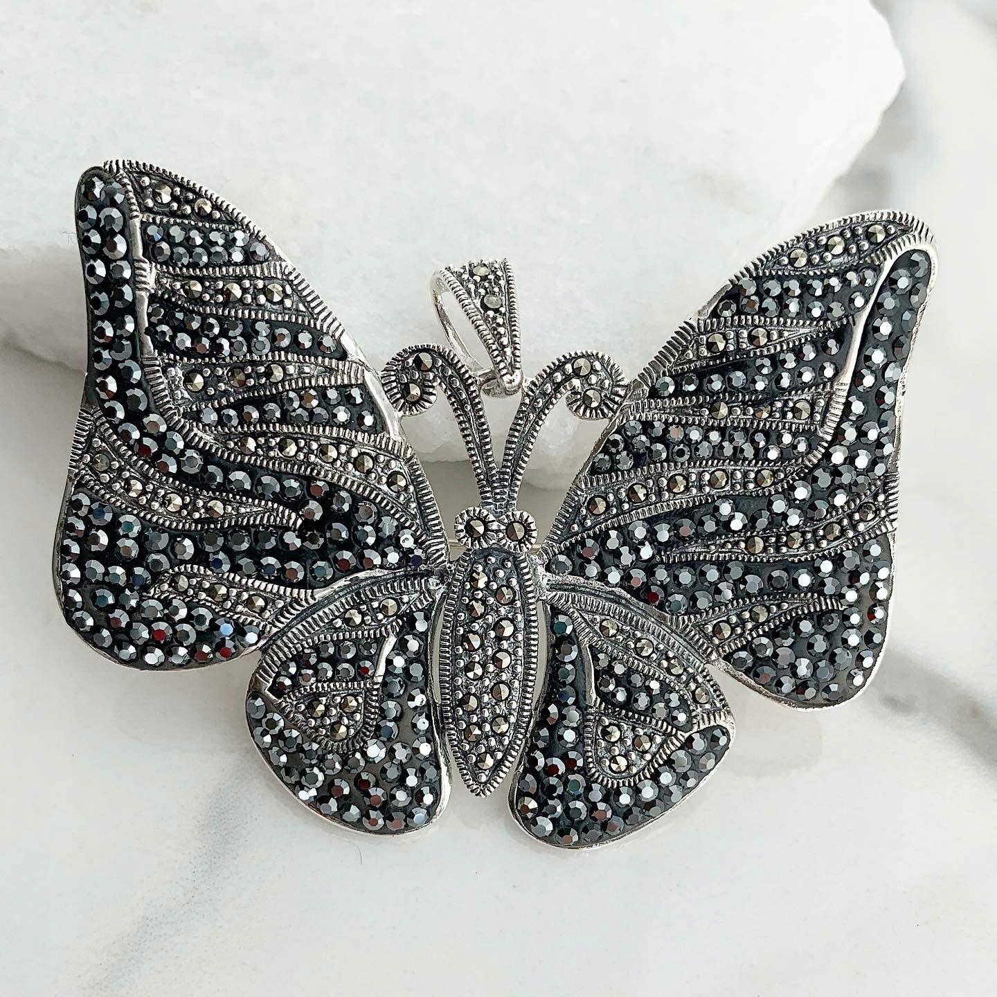 Strieborná brošňa Butterfly prívesok s Marcasites 925