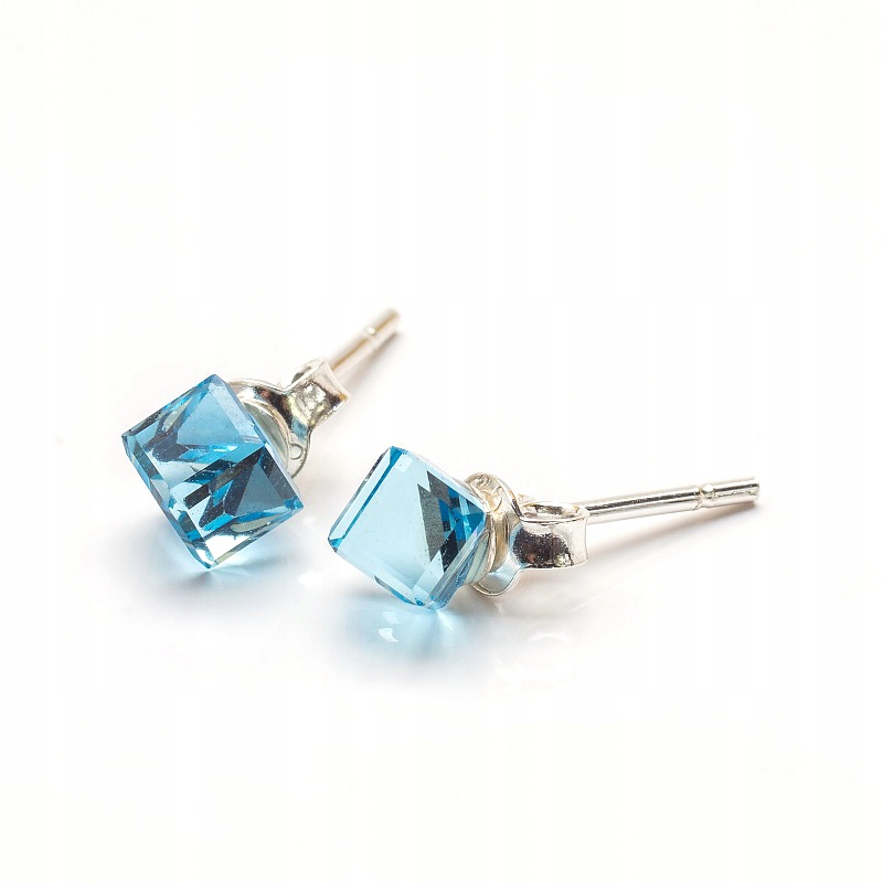 Striebro 925 náušníc z Kr. Swarovski Cube 4 mm aqua