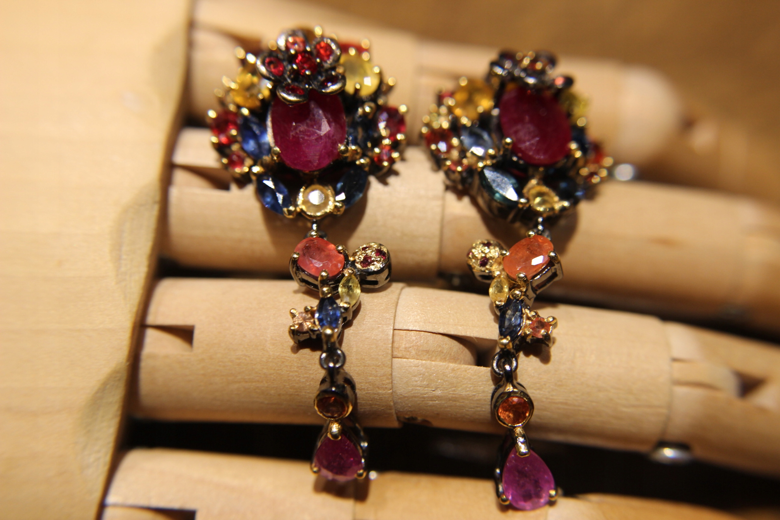 Strieborné náušnice Sapphires Songea Rubiny 925