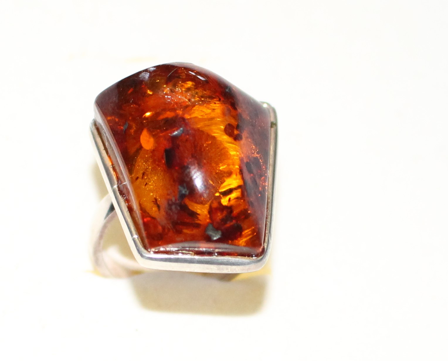 Strieborný prsteň (925), 8,8 gramu, R12