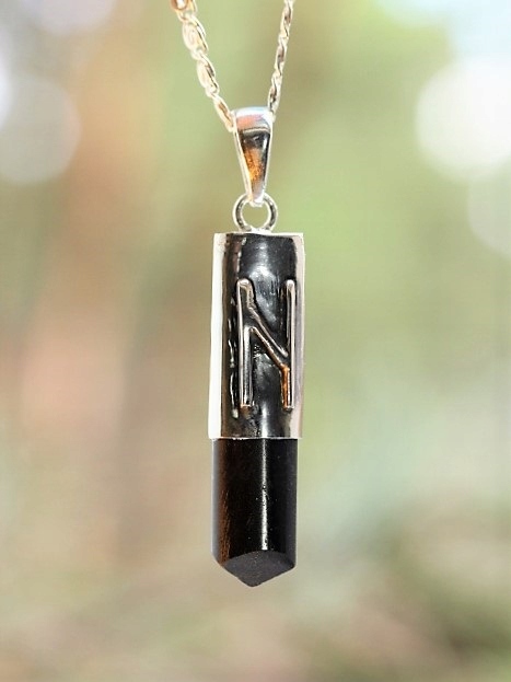 Tourmalin Black s Rune Hagalaz Talisman v striebre