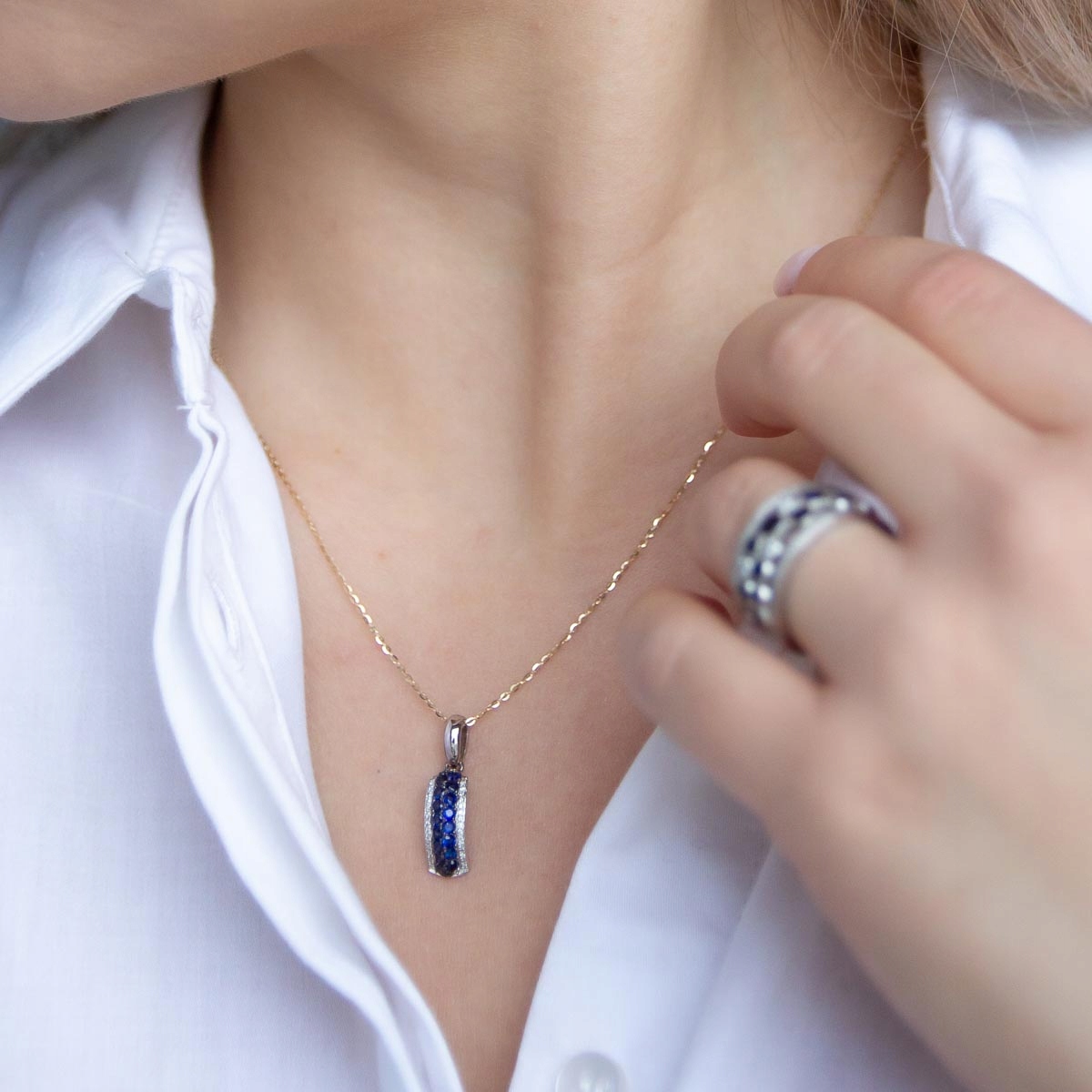 Prívesok s diamantmi rozprašovacích diamantov bieleho zlata diamant