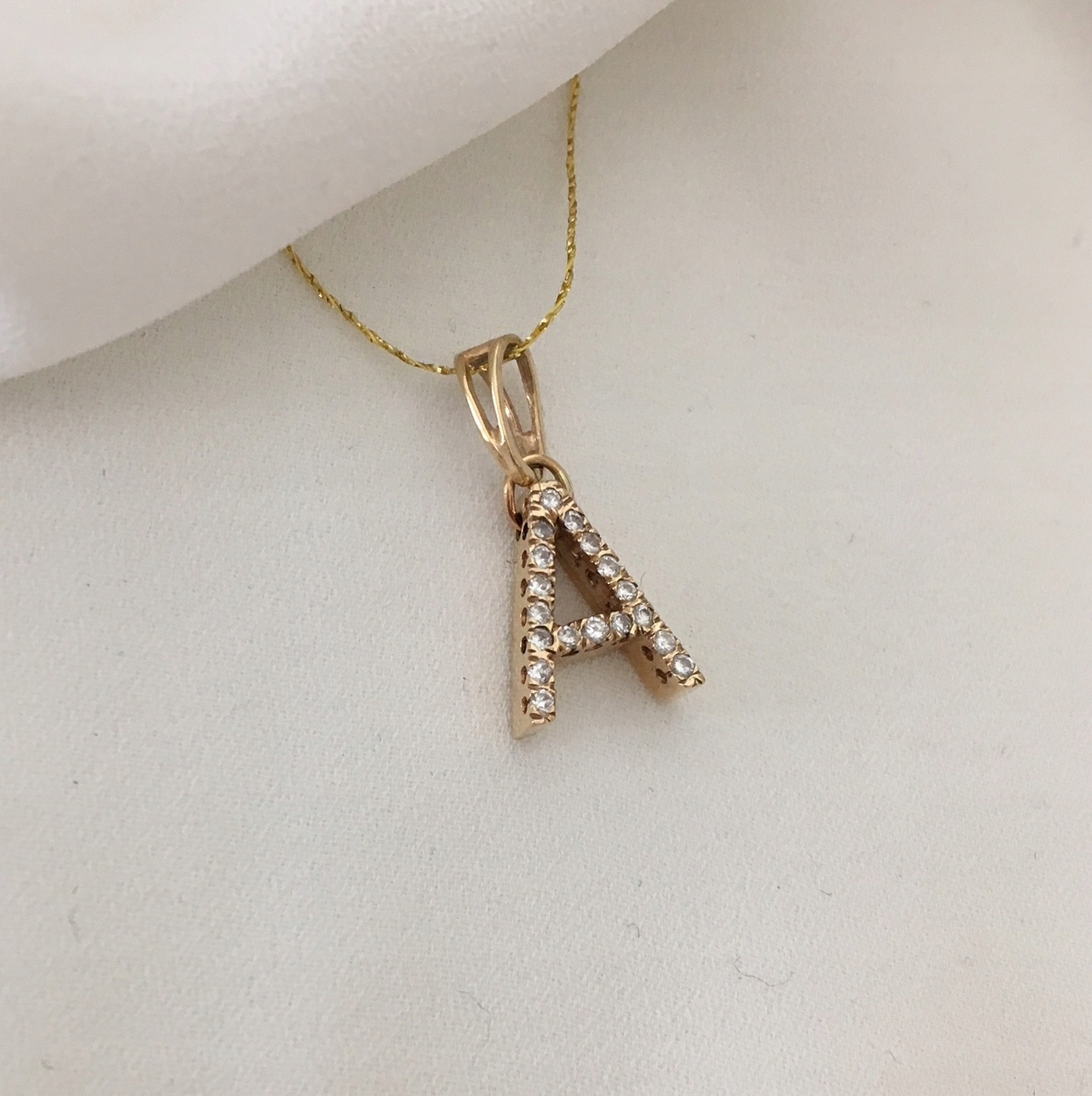 Žlté zlato prívesok s diamantmi 0,10ct