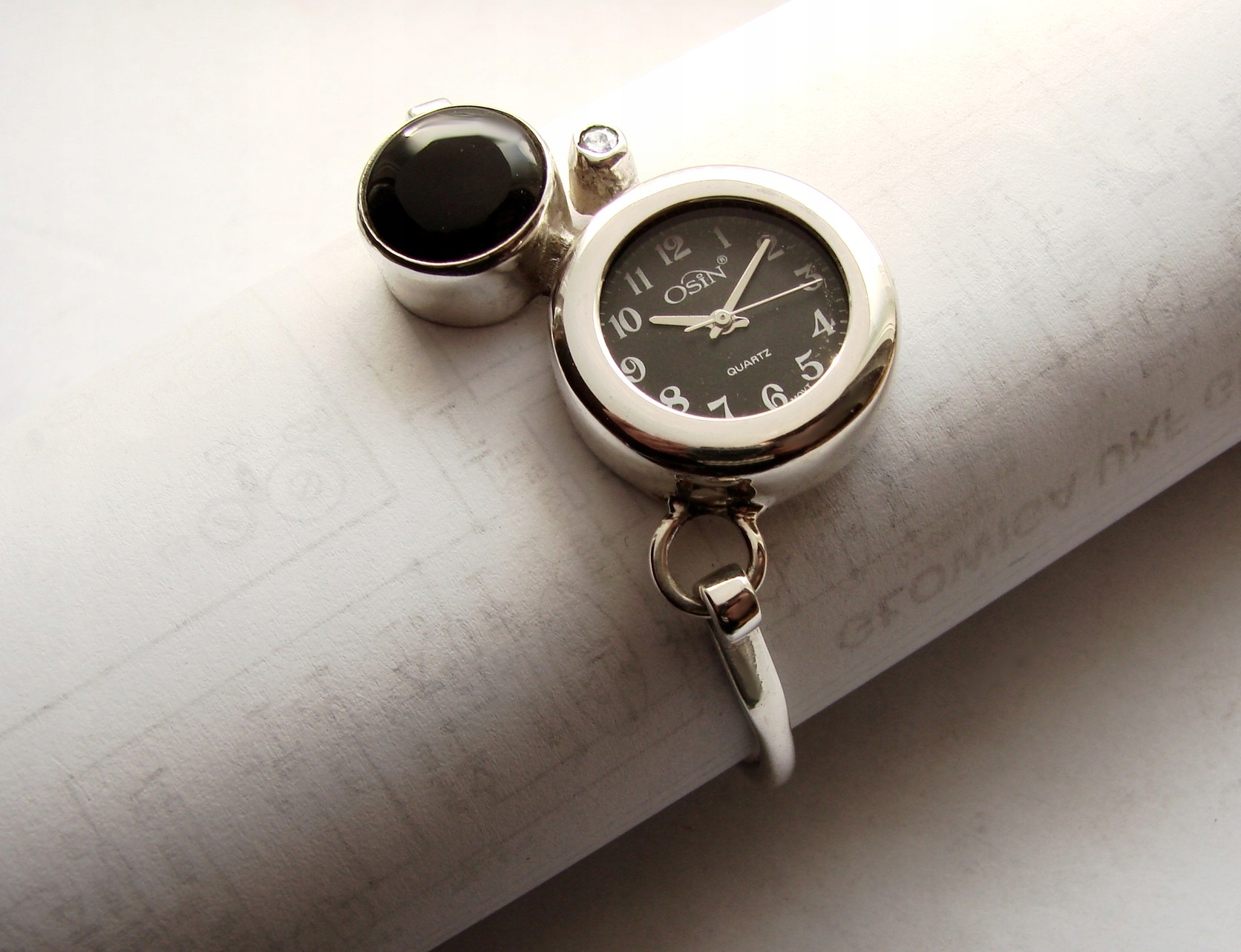 Dámske hodinky -  Z Silveru značkové hodinky s Onyx Jewel