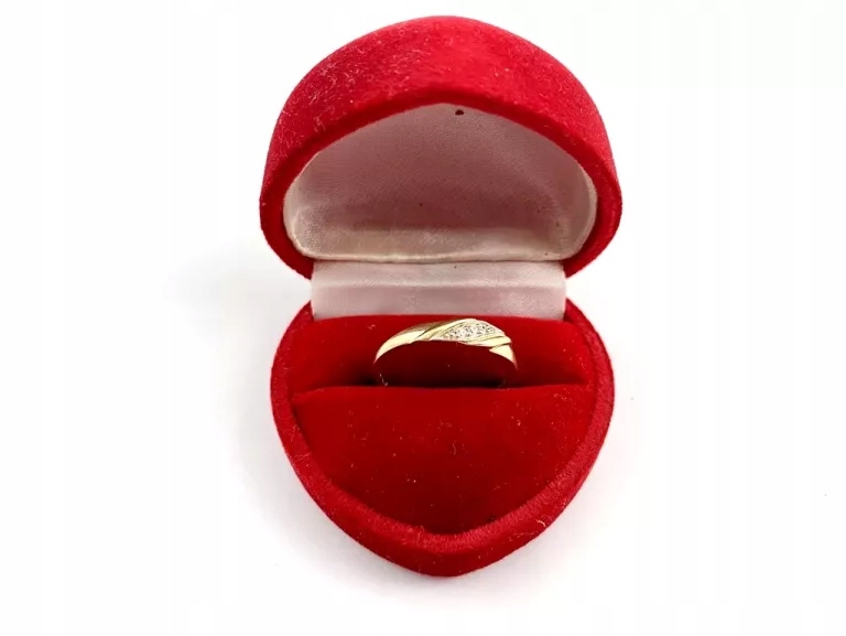 Golden Ring Smbinestones 333 1,26 G R18