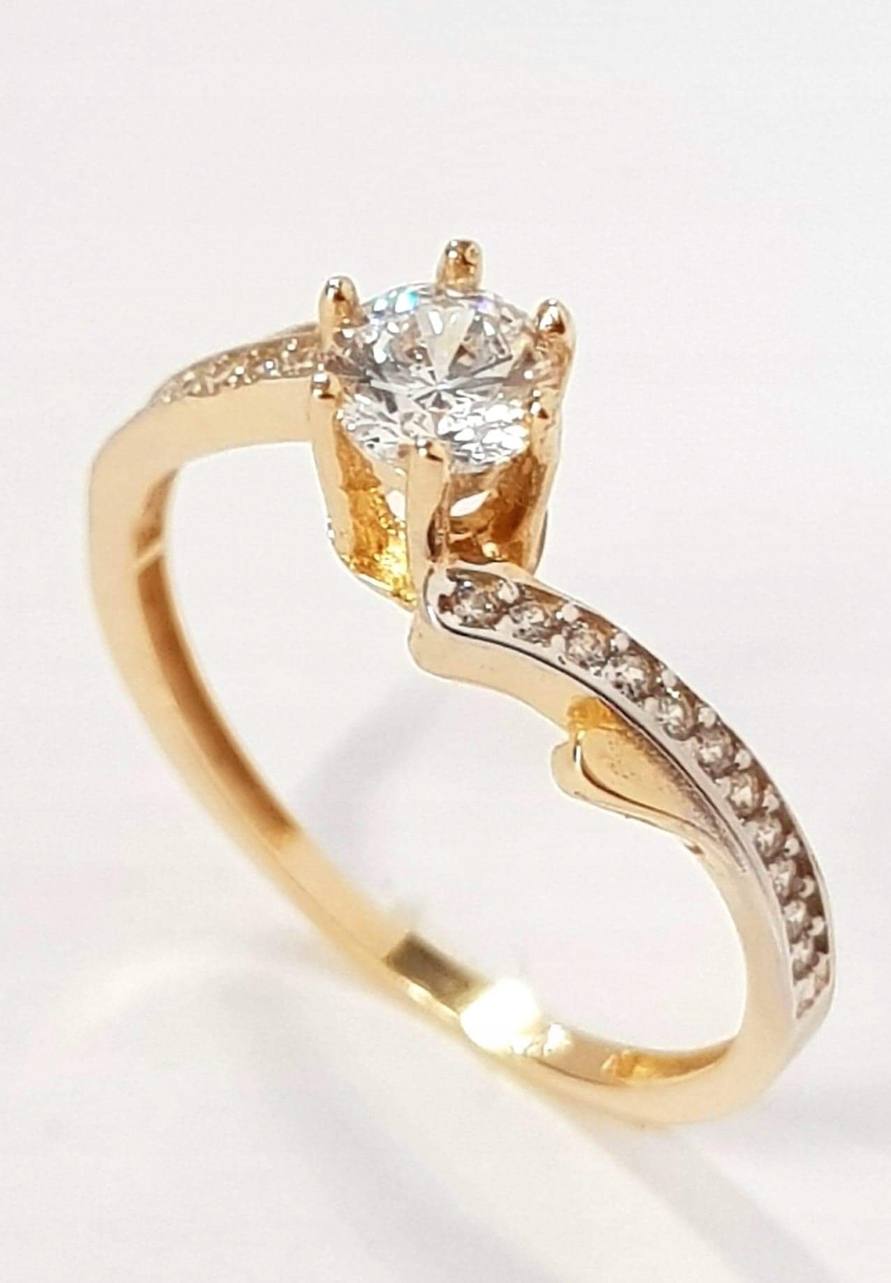 GOLD RING R 14 MODEL PRED ZAPOJENÍM. 585