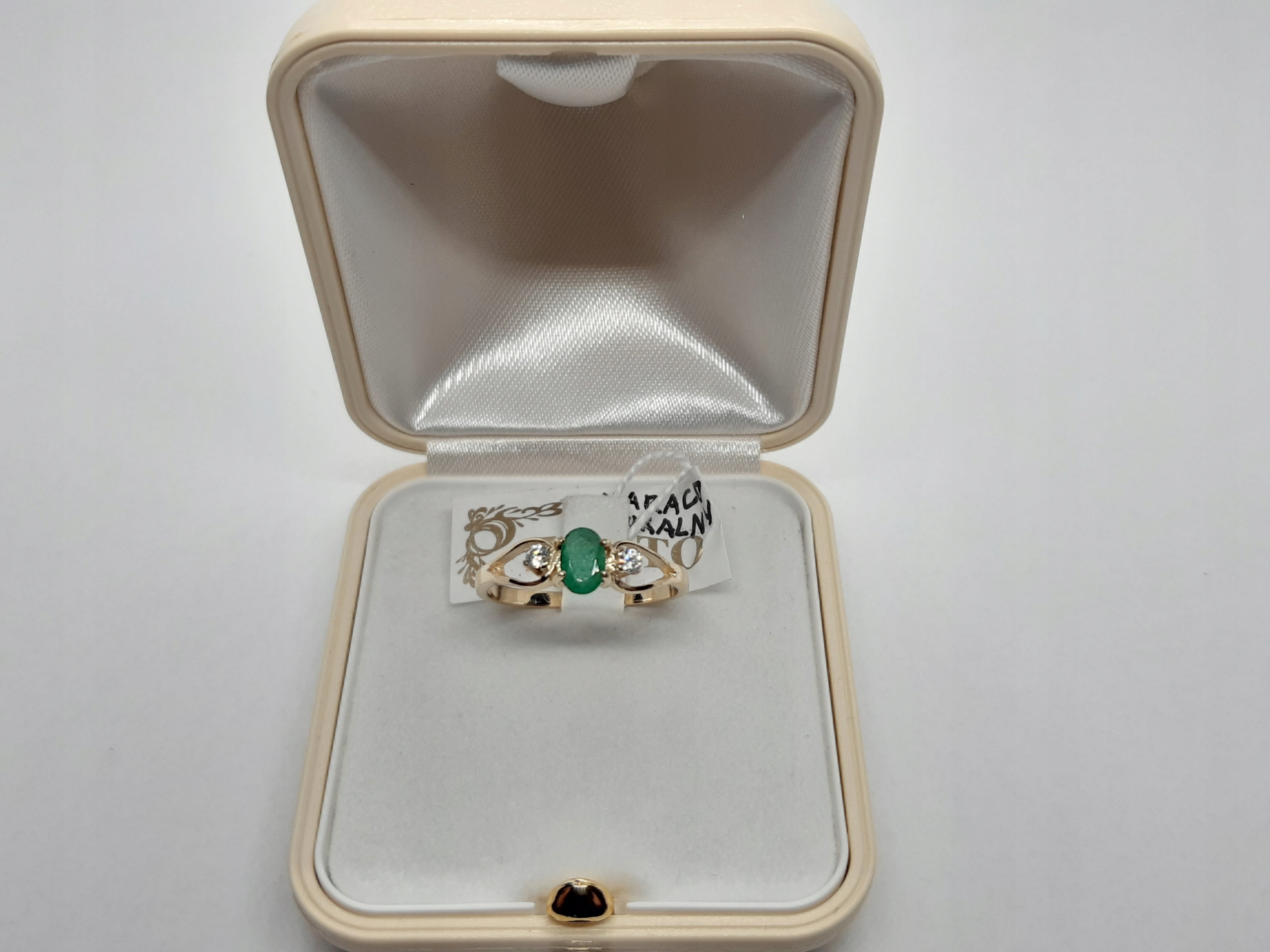 ZLATÝ PRSTEŇ EMERALDOVÉ ZIRKÓNY s. 585 (14k)