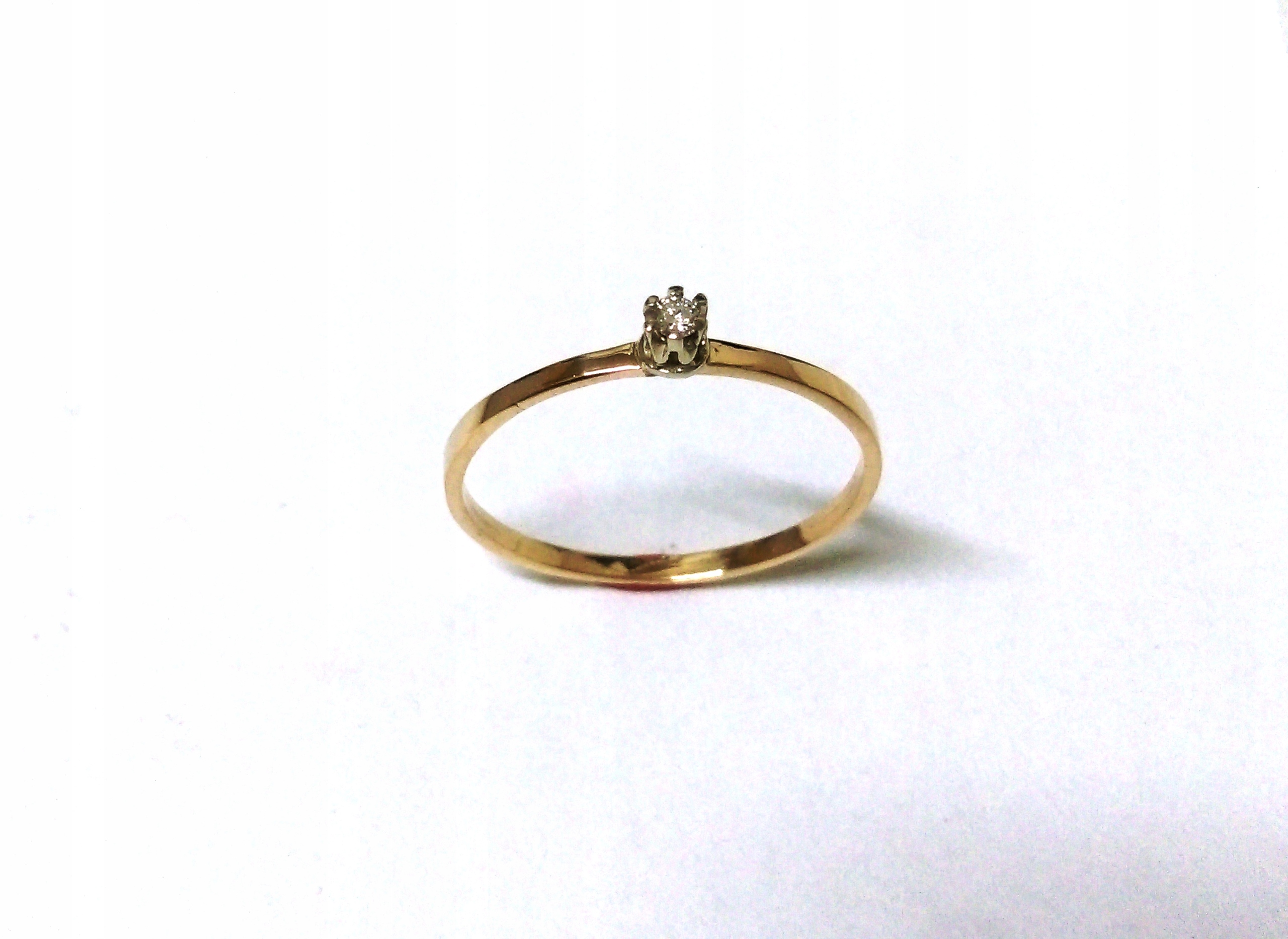 ZLATÝ PRSTEN S DIAMANTOVÝM ZAPOJENÍM