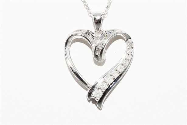 Náhrdelník z 10k zlata 0,26ct diamanty 2