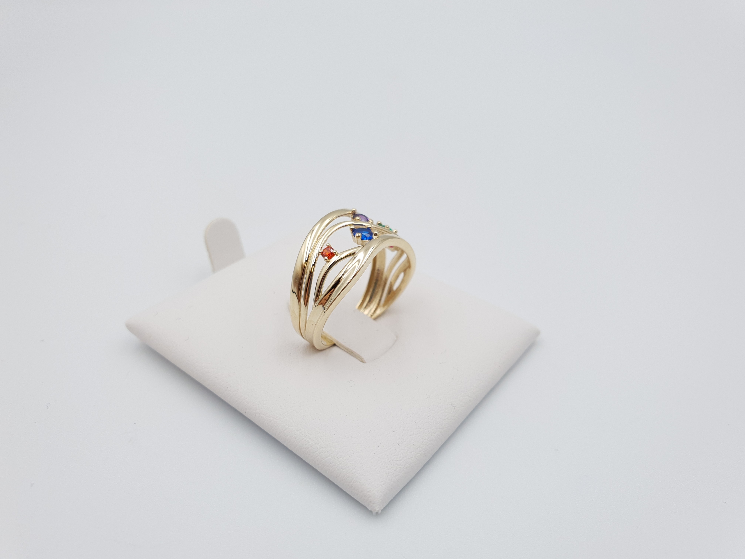 Zlatý prsteň 2,92G 585 14k R.16