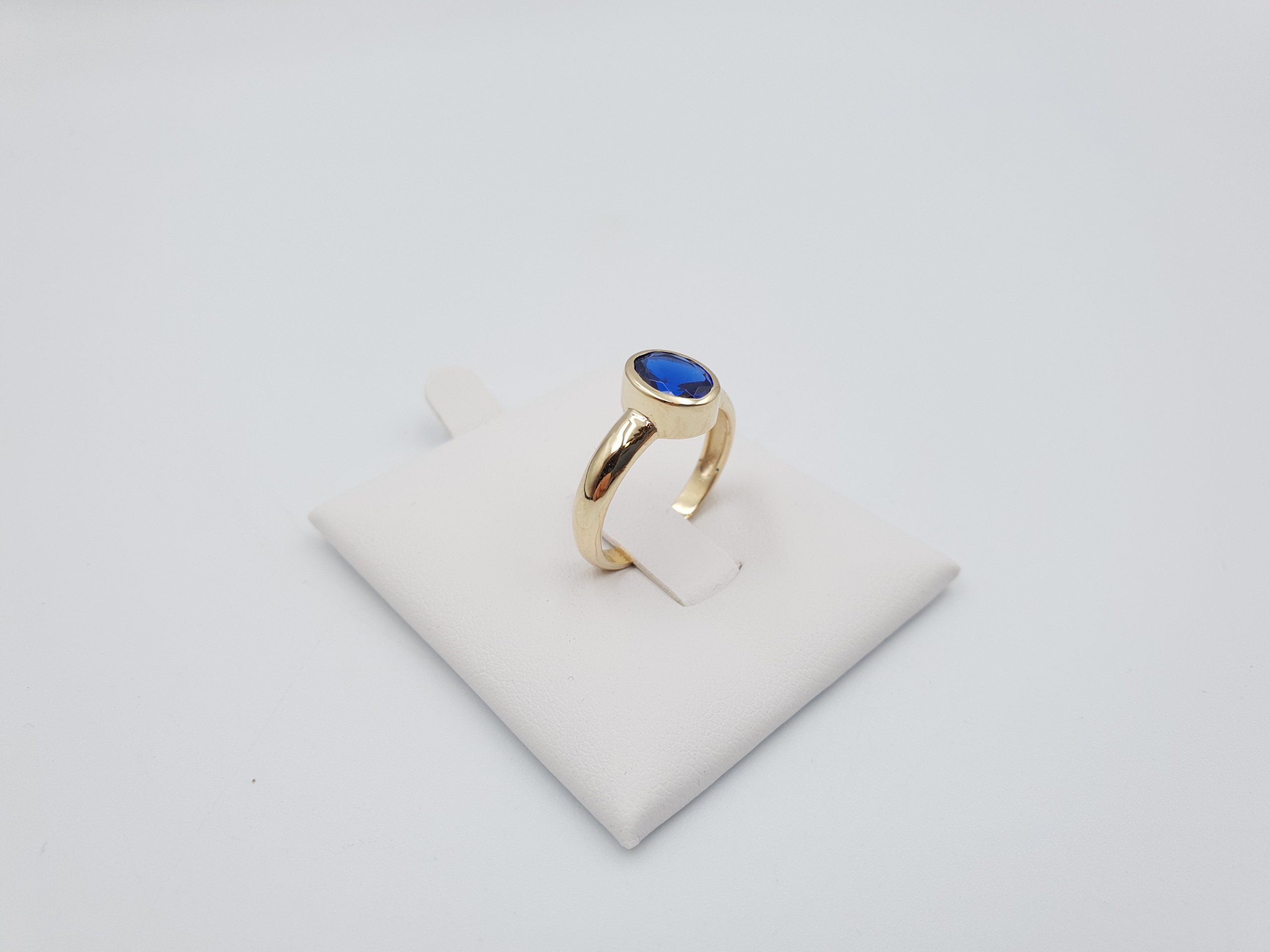 Zlatý prsteň 2,95G 585 14k r. 15