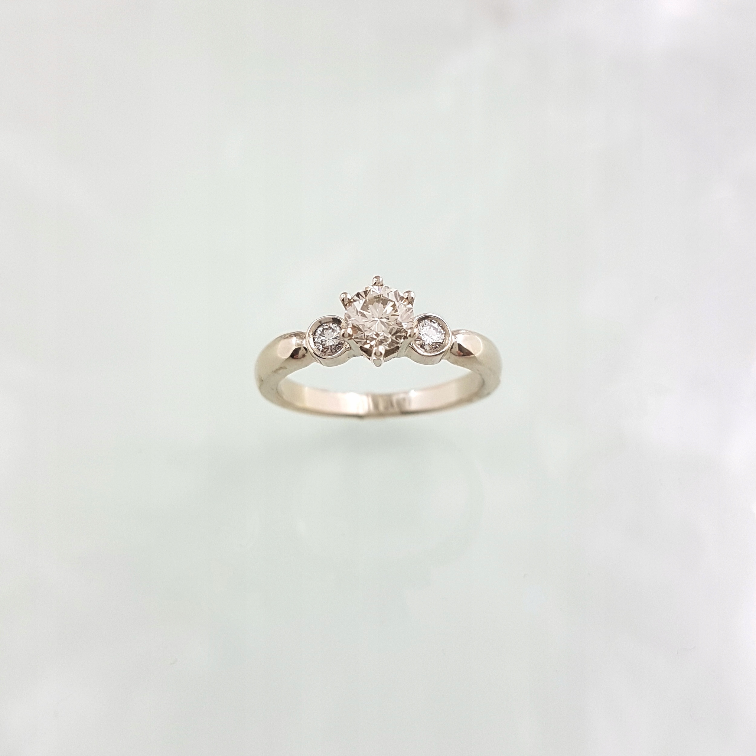 Zlatý prsteň, diamant so zásnubom 0,63 ct