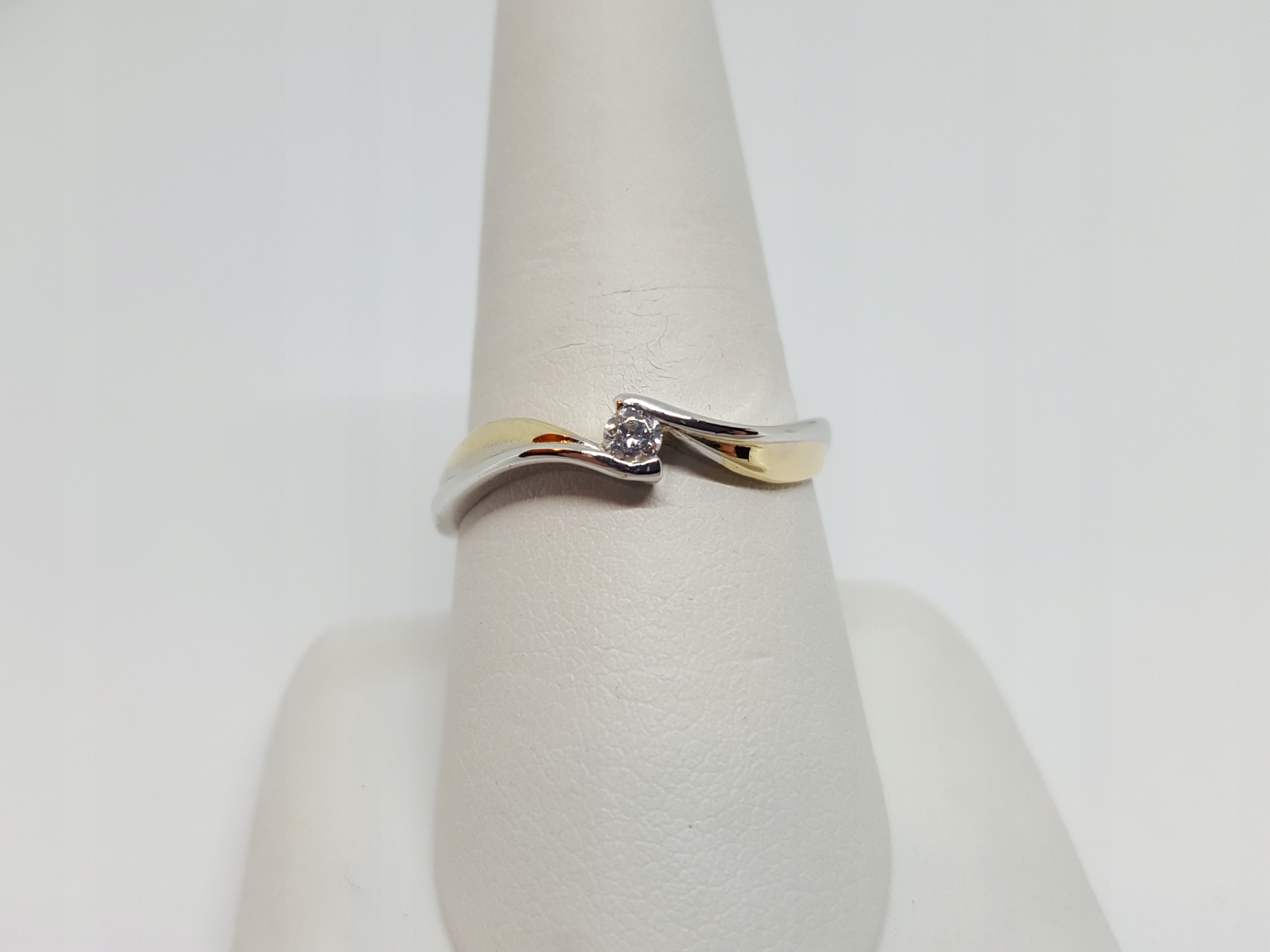 Zlatý prsteň str. 585 2,12 g r21