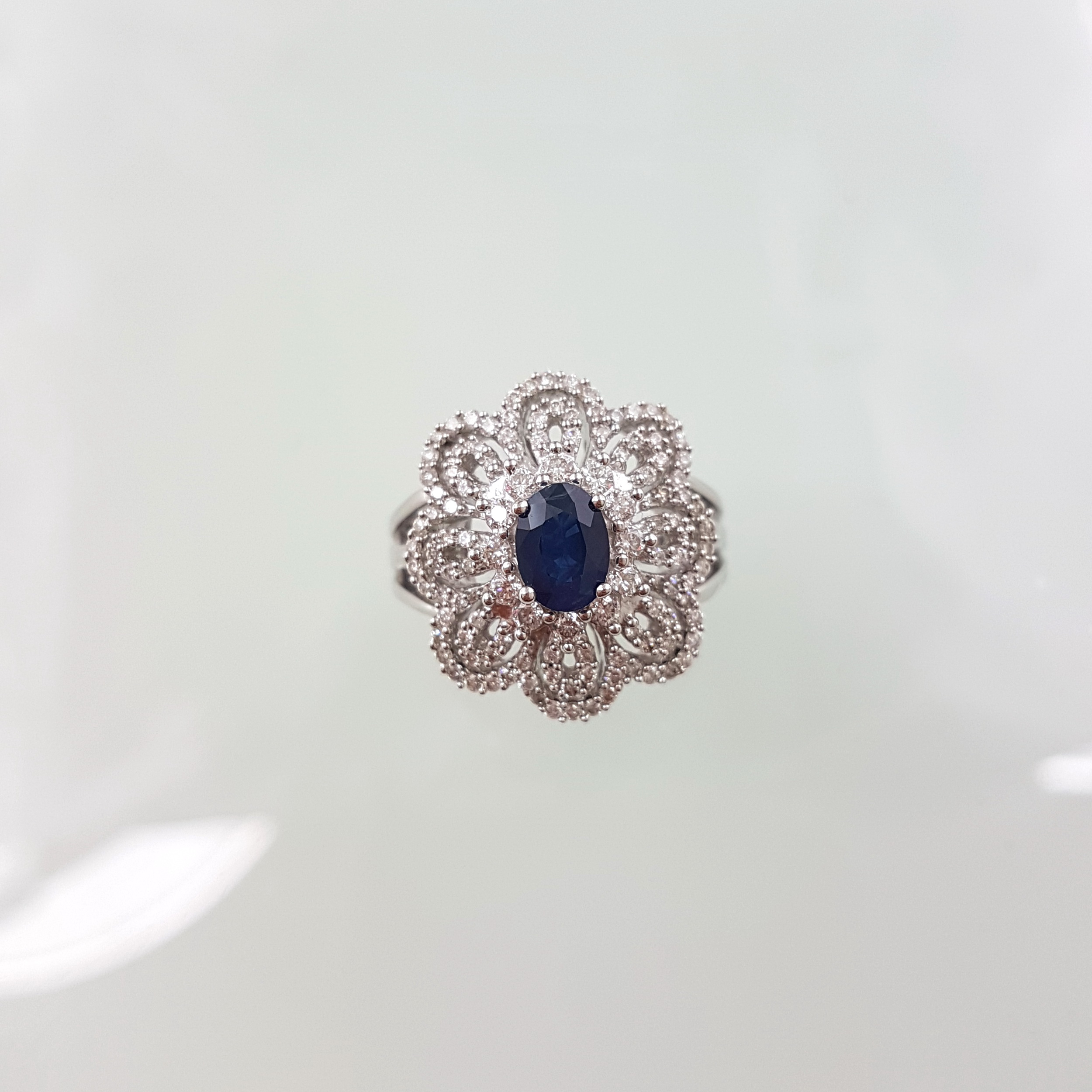 Zlatý prsteň pr750 zafír 0,82 diamantov 0,74 ct