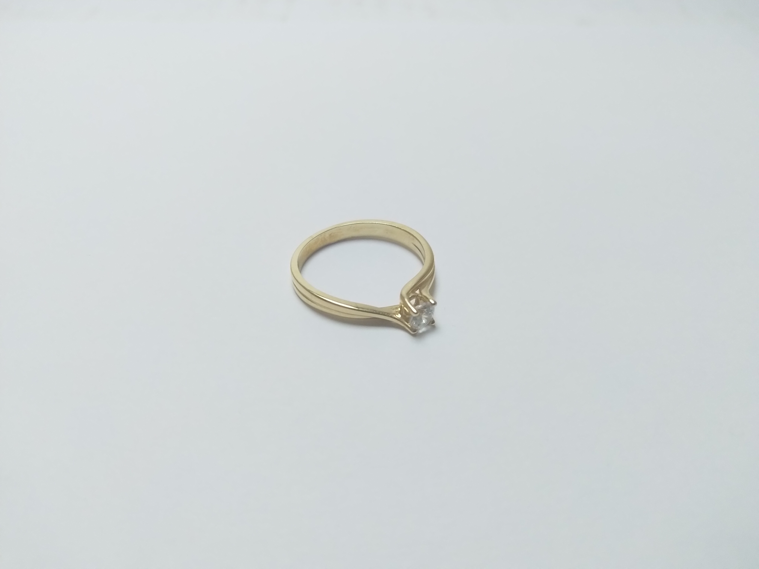 Zlatý prsteň (rýdzosť 585) 16 2,7 g