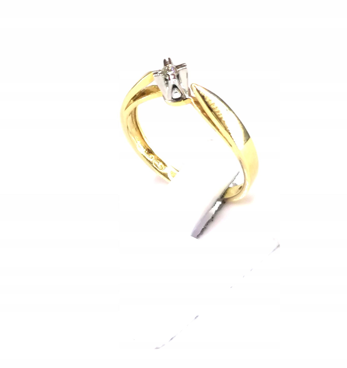 Zlatý prsteň s diamantom 585 1,92 g r 11 M.
