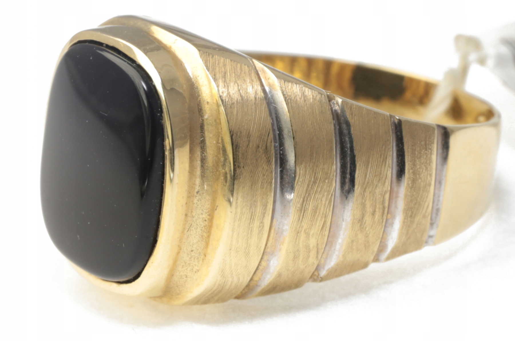 Golden Men's Signet s Black Stone s. 585