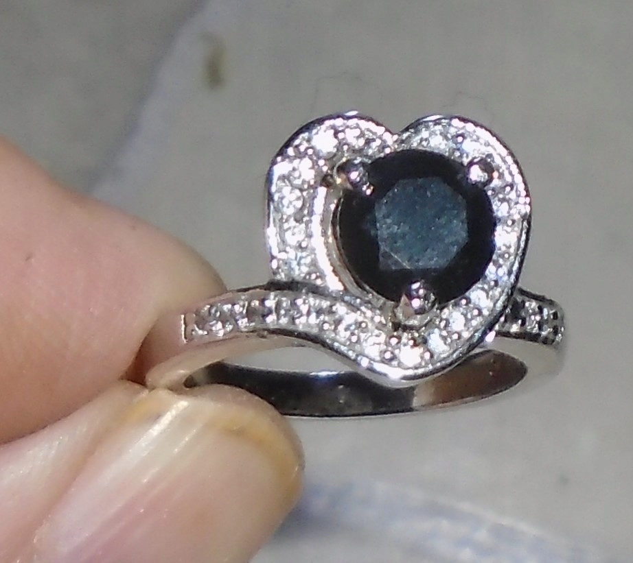 Prsteň s čiernym moissanitom 22.75ct
