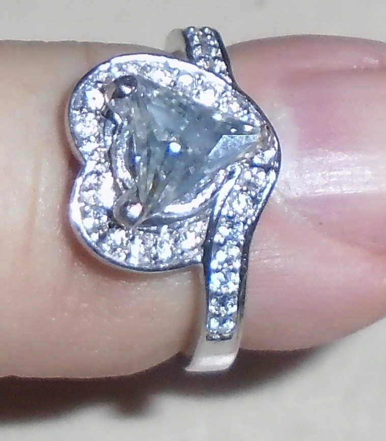 Moissanitový prsteň, podobne ako diamant 17.45ct
