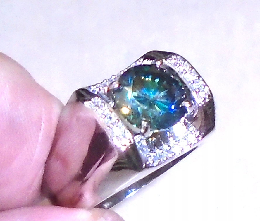 Moissanitový prsteň, podobne ako Diamond 33.30ct