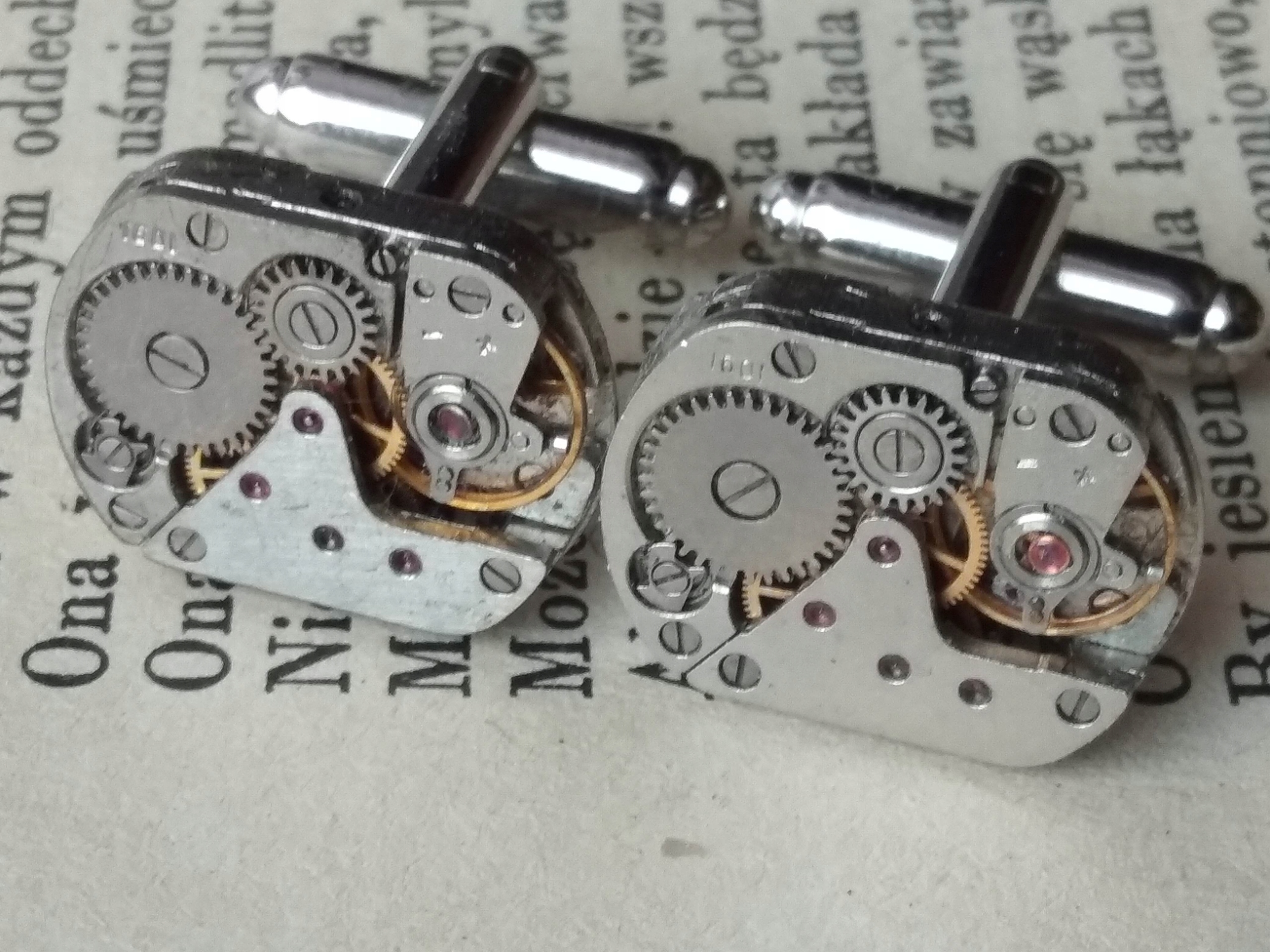 CuffLinks for Tirls Ruby Watch Recykling Box