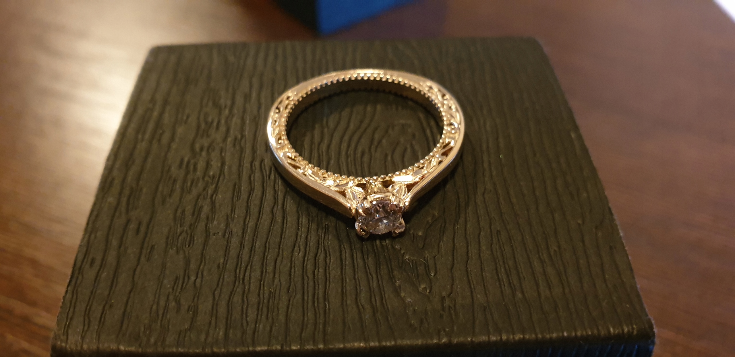 zlatý prsteň s diamantom / briliantom 0,30 ct